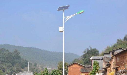 新农村太阳能路灯图片 农村太阳能路灯图片